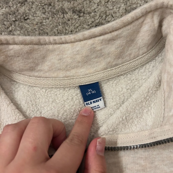 Old Navy Cream Sweater Size Kids 14/16 - Picture 3 of 3
